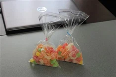 छोटे स्वयं चिपकने वाले बैग